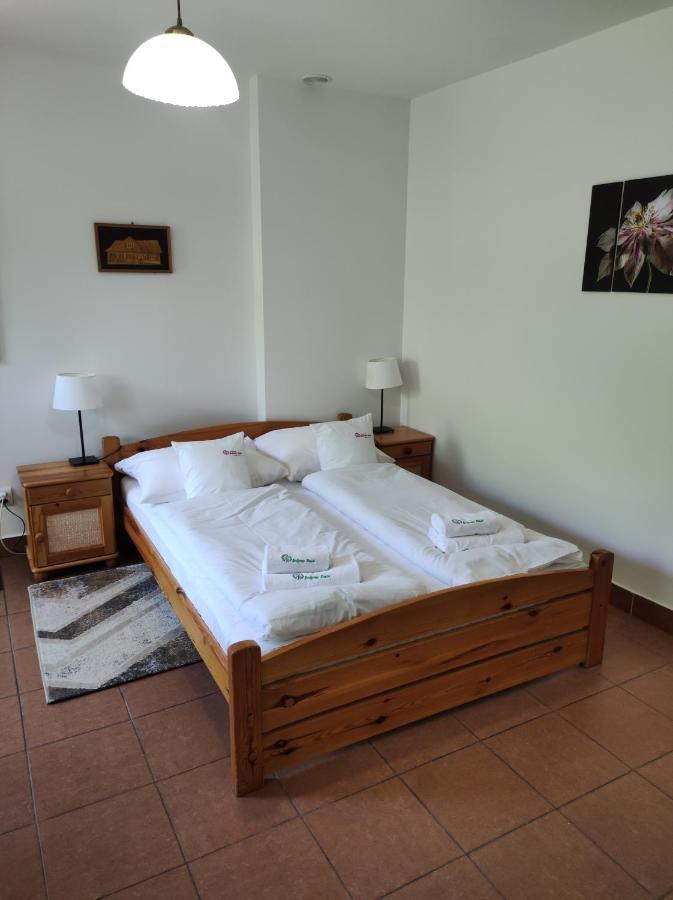 Rezydencja Bukowy Dwor Czarna  Extérieur photo